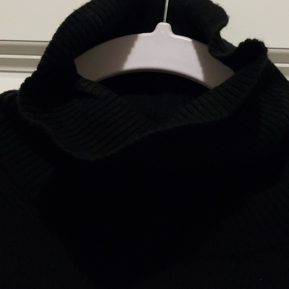 Black turtleneck top - Picture 2 of 4